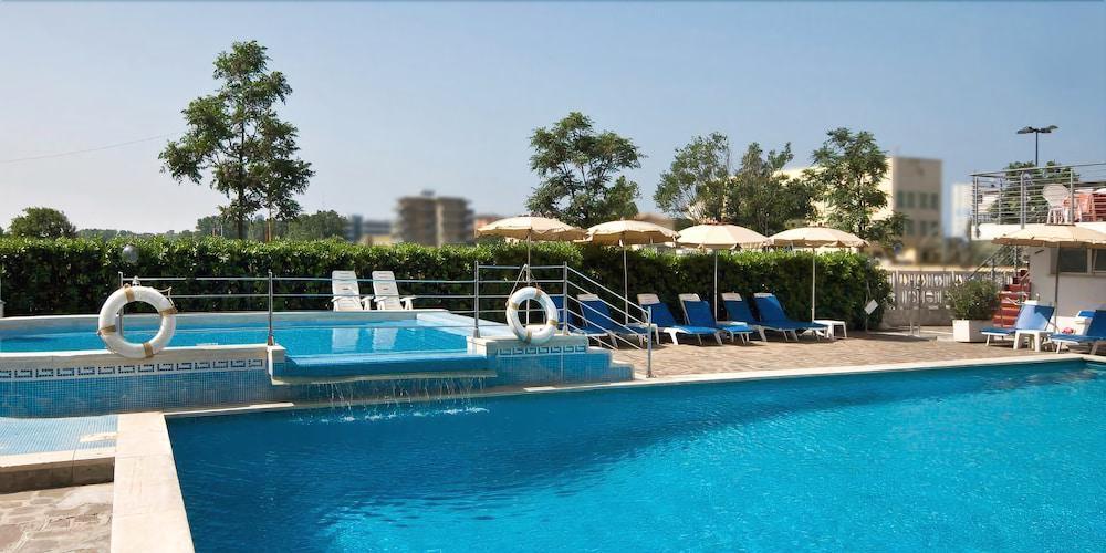 צ'סנטיקו Gallia Club Hotel מראה חיצוני תמונה