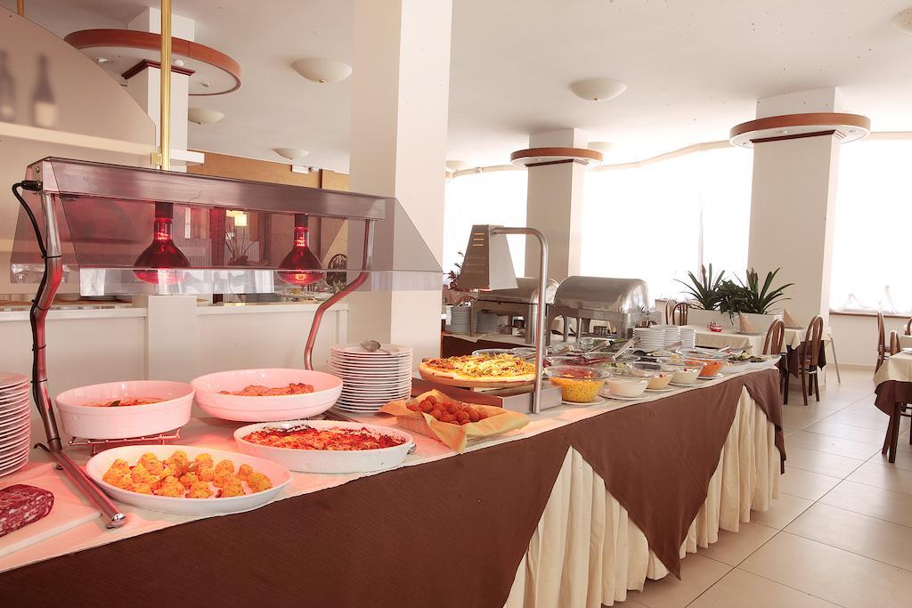 צ'סנטיקו Gallia Club Hotel מראה חיצוני תמונה