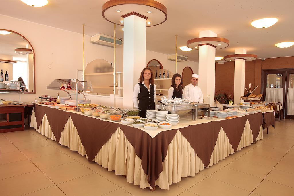 צ'סנטיקו Gallia Club Hotel מראה חיצוני תמונה