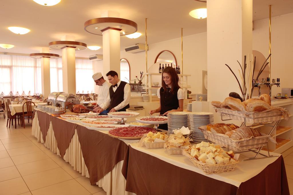 צ'סנטיקו Gallia Club Hotel מראה חיצוני תמונה